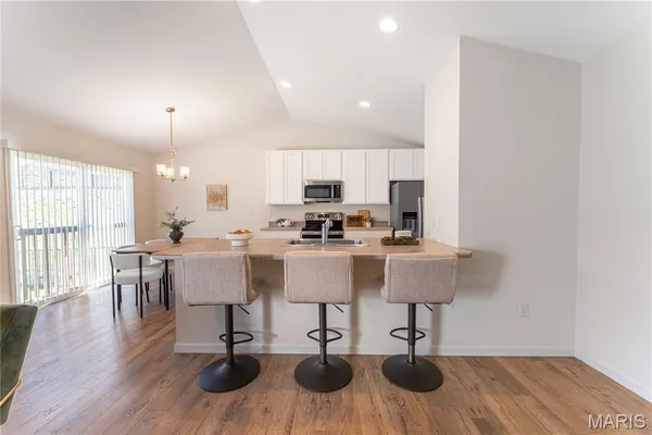 $370,000 | 910 Boulder Crest Court, Eureka, MO 63025