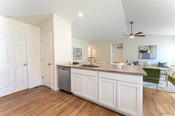 $370,000 | 910 Boulder Crest Court, Eureka, MO 63025