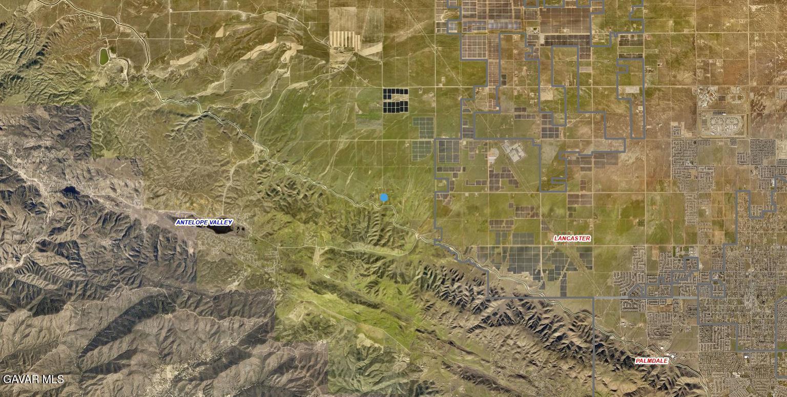 120th Street West Lancaster, CA 93536 - Photo 7 of 11 a bathroom with a shower