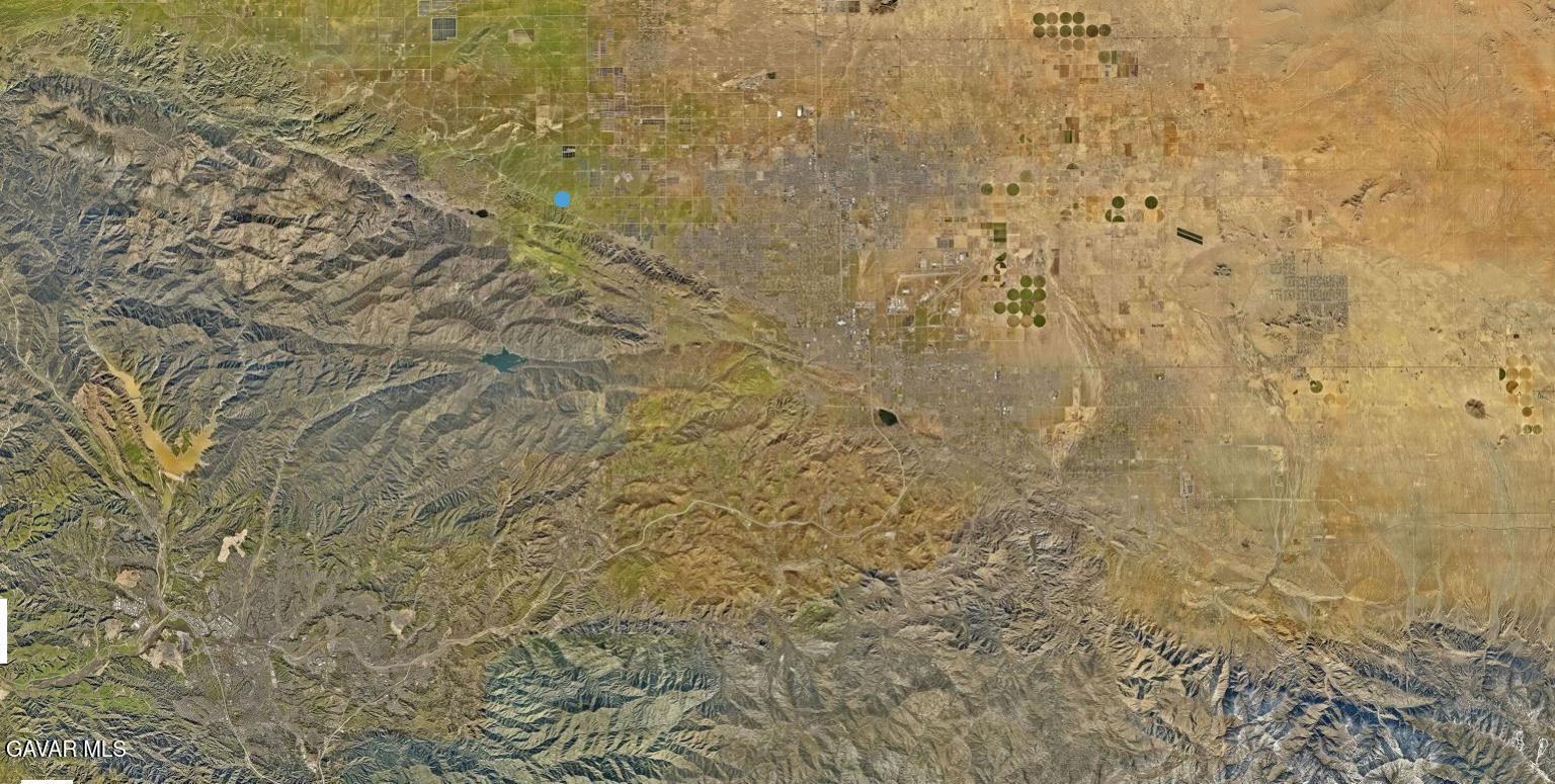 120th Street West Lancaster, CA 93536 - Photo 9 of 11 a bathroom with a shower curtain