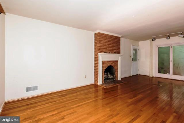 1202 Gresham Road Silver Spring, MD 20904 - Photo 5 of 16 Interior (General)