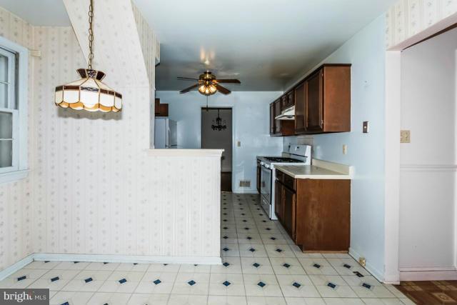 1202 Gresham Road Silver Spring, MD 20904 - Photo 6 of 16 Interior (General)