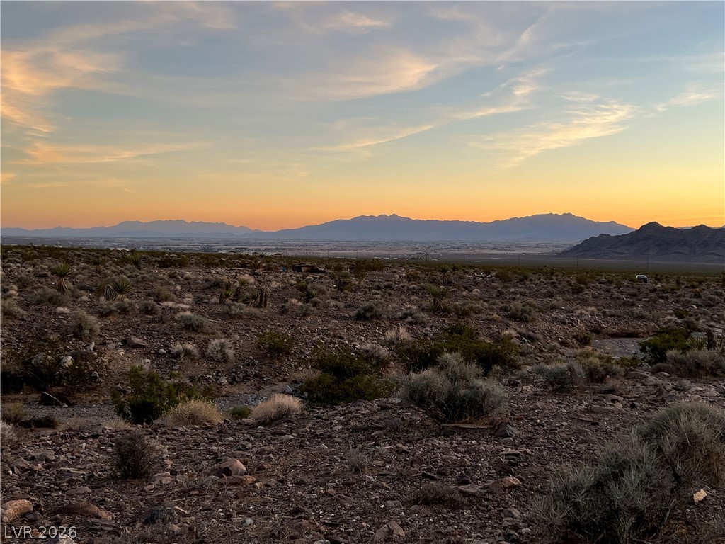 560 Ohio Road Pahrump, NV 89060 - Photo 2 of 10 Sunset over the mountains.