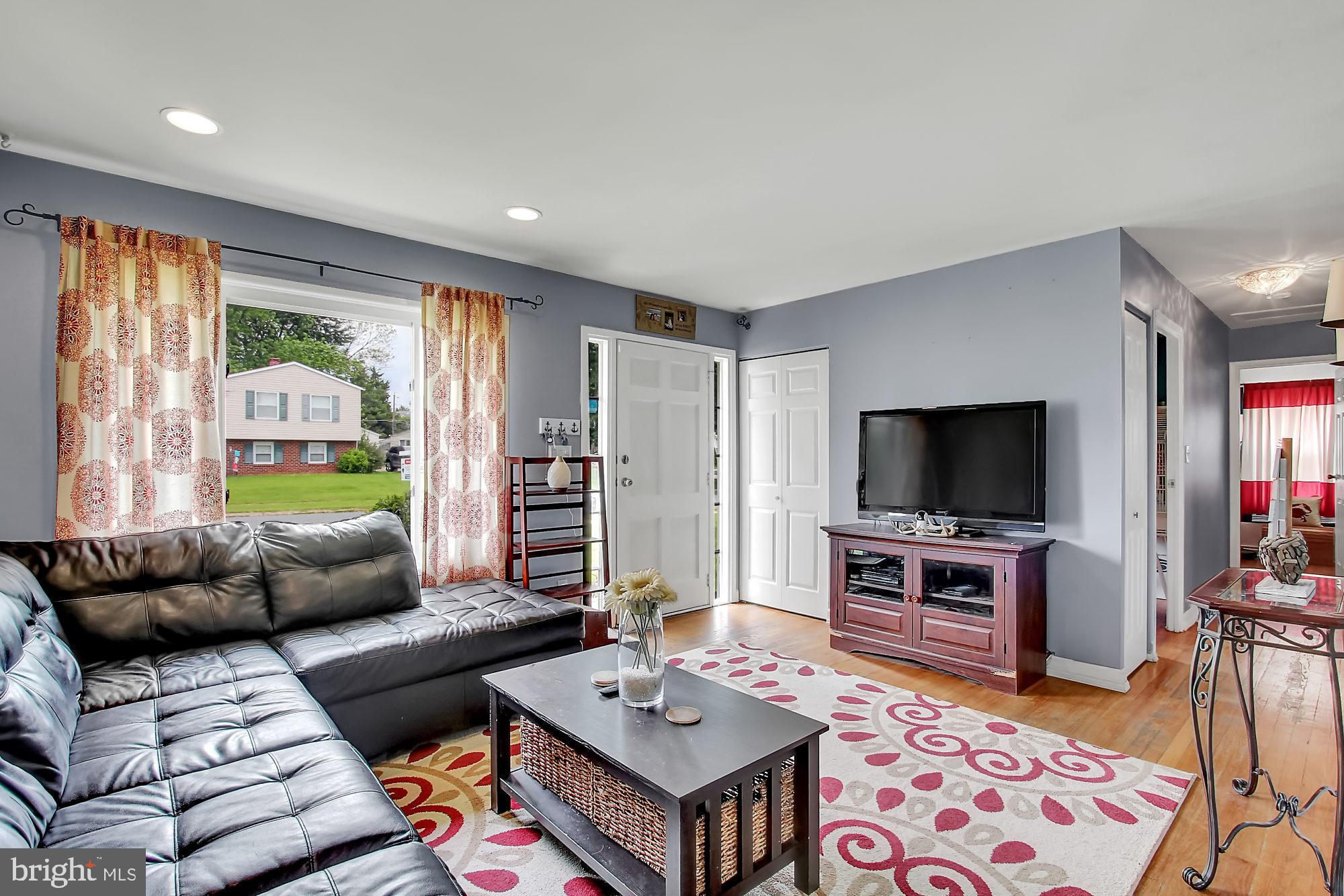 2005 Cherry Road Edgewood, MD 21040 - Photo 5 of 28 Living Room