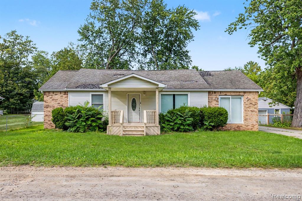7313 Oak Road Lexington, MI 48450 - Photo 1 of 25 Gallery Image 1