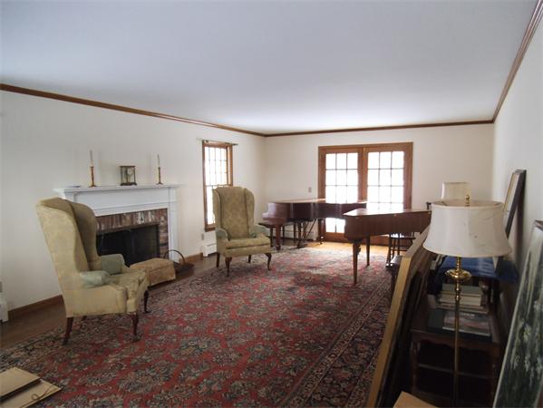 331 Strong Street Amherst, MA 01002 - Photo 17 of 28 Gallery Image 17