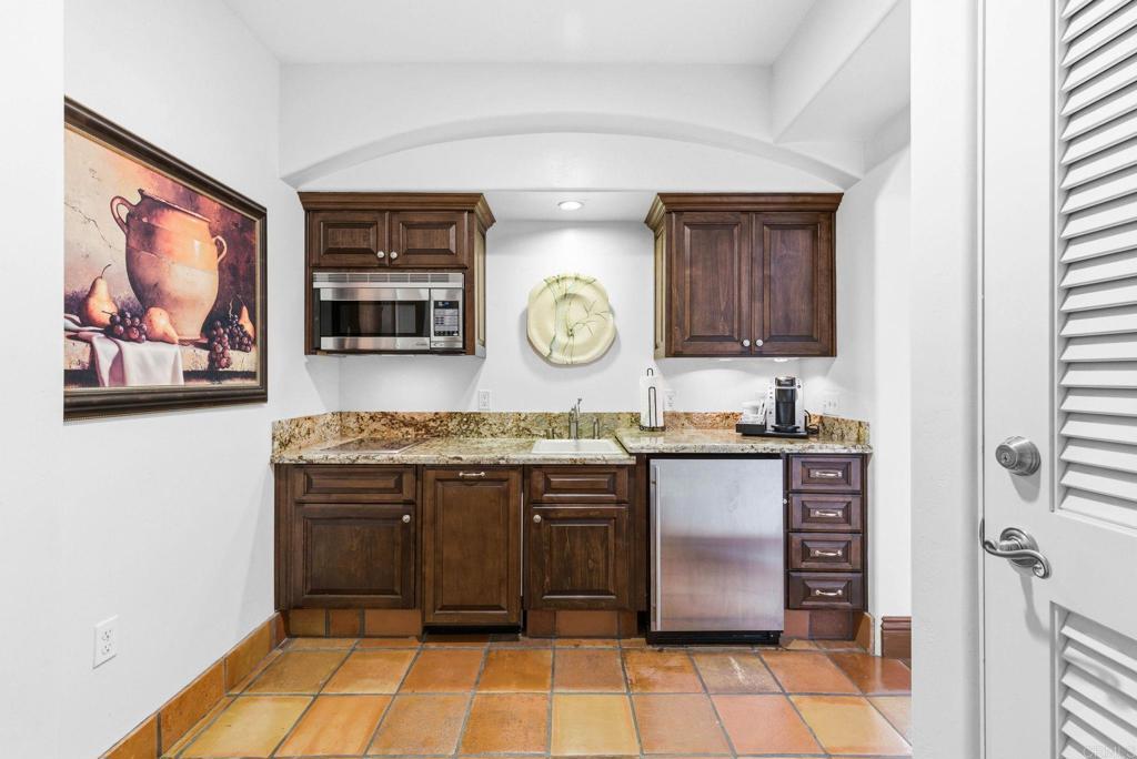 7323 Estrella De Mar Road, Unit 36 Carlsbad, CA 92009 - Photo 3 of 57