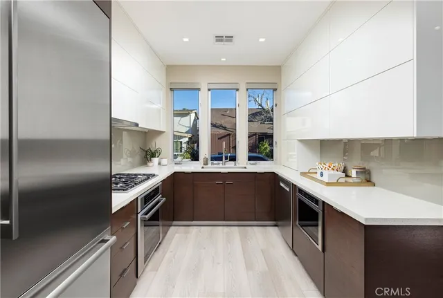 $2,990,000 | 29 West Neapolitan Lane, Long Beach, CA 90803