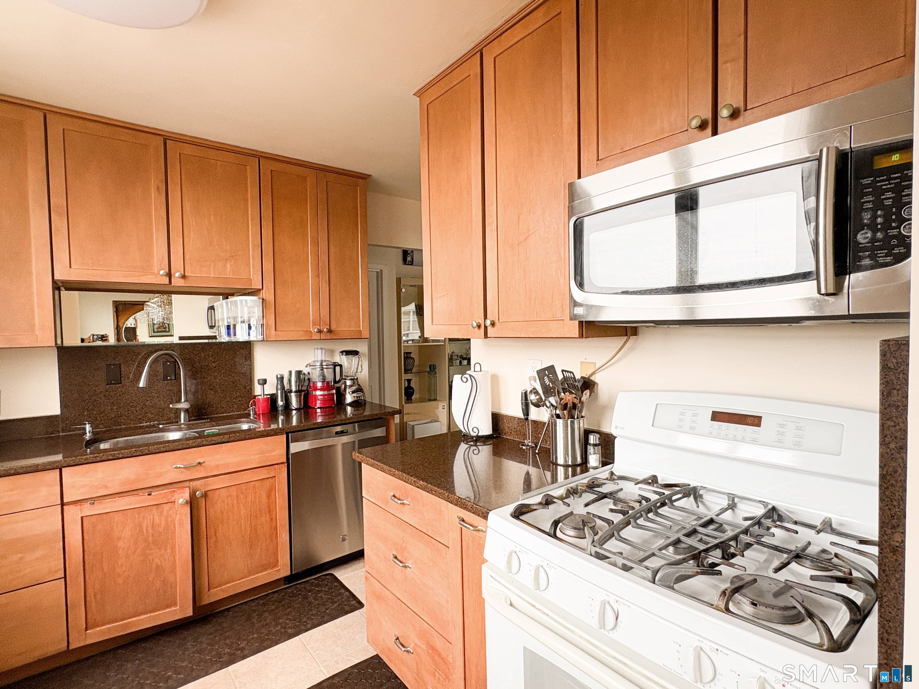 50 Glenbrook Road, Unit 9C Stamford, CT 06902 - Photo 4 of 20