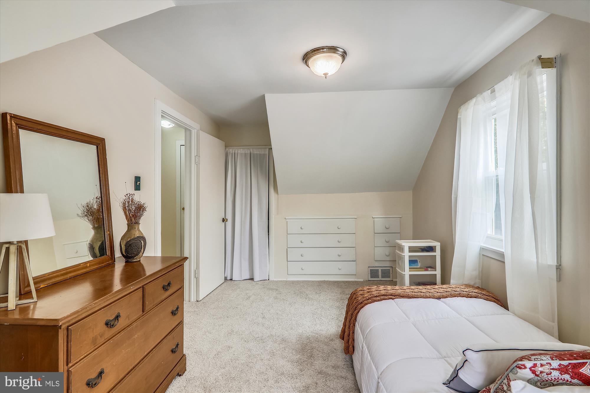 3413 Nimitz Road Kensington, MD 20895 - Photo 13 of 27 Upper Level Bedroom 3