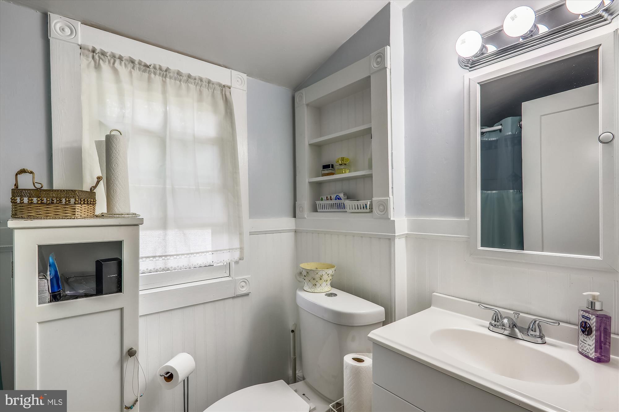 3413 Nimitz Road Kensington, MD 20895 - Photo 15 of 27 Upper Level Full bath