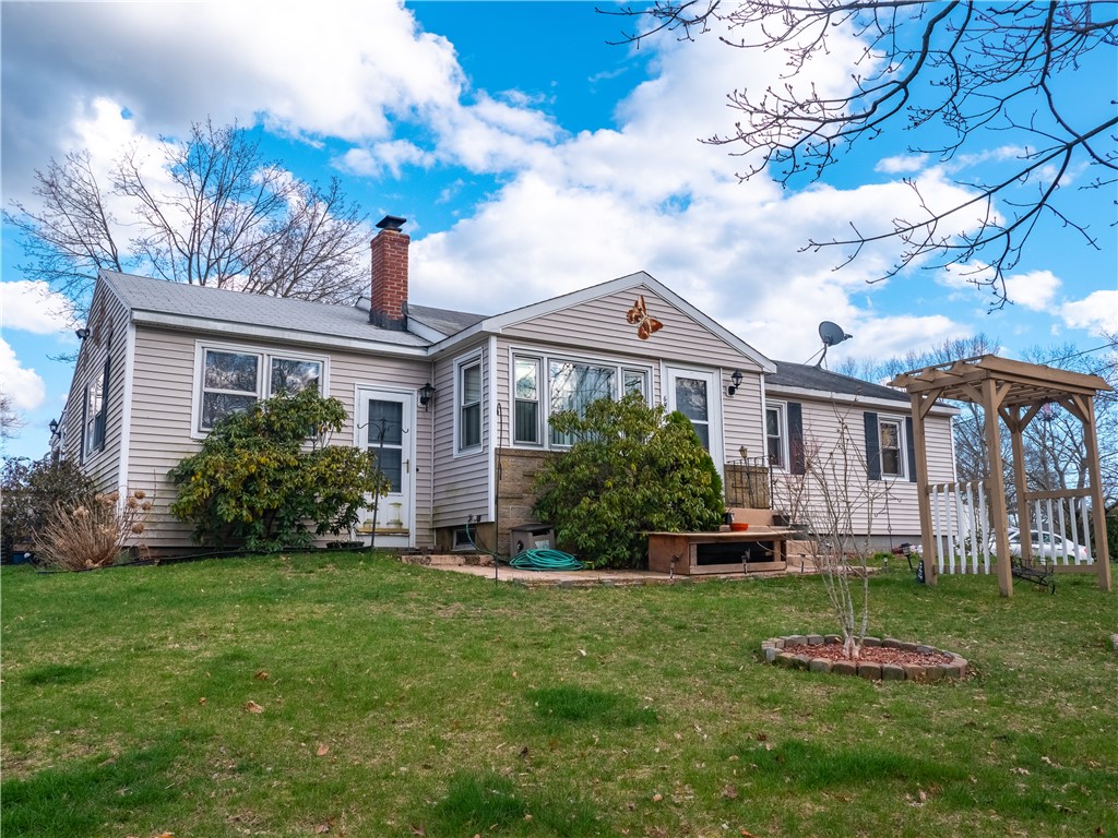 64 Amherst Road Warwick, RI 02889 - Photo 1 of 30