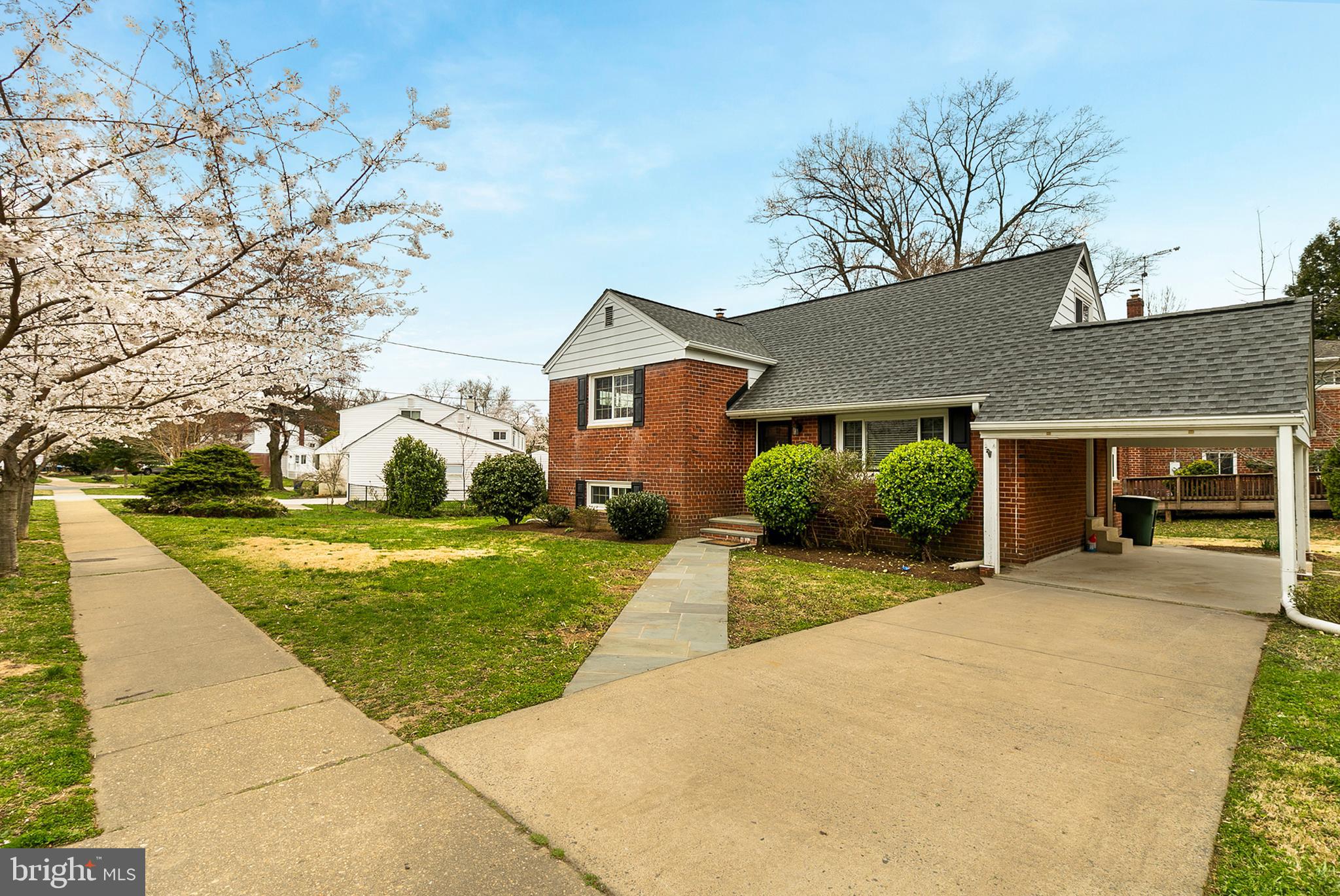 5318 Richenbacher Avenue Alexandria, VA 22304 - Photo 3 of 33 Gallery Image 3