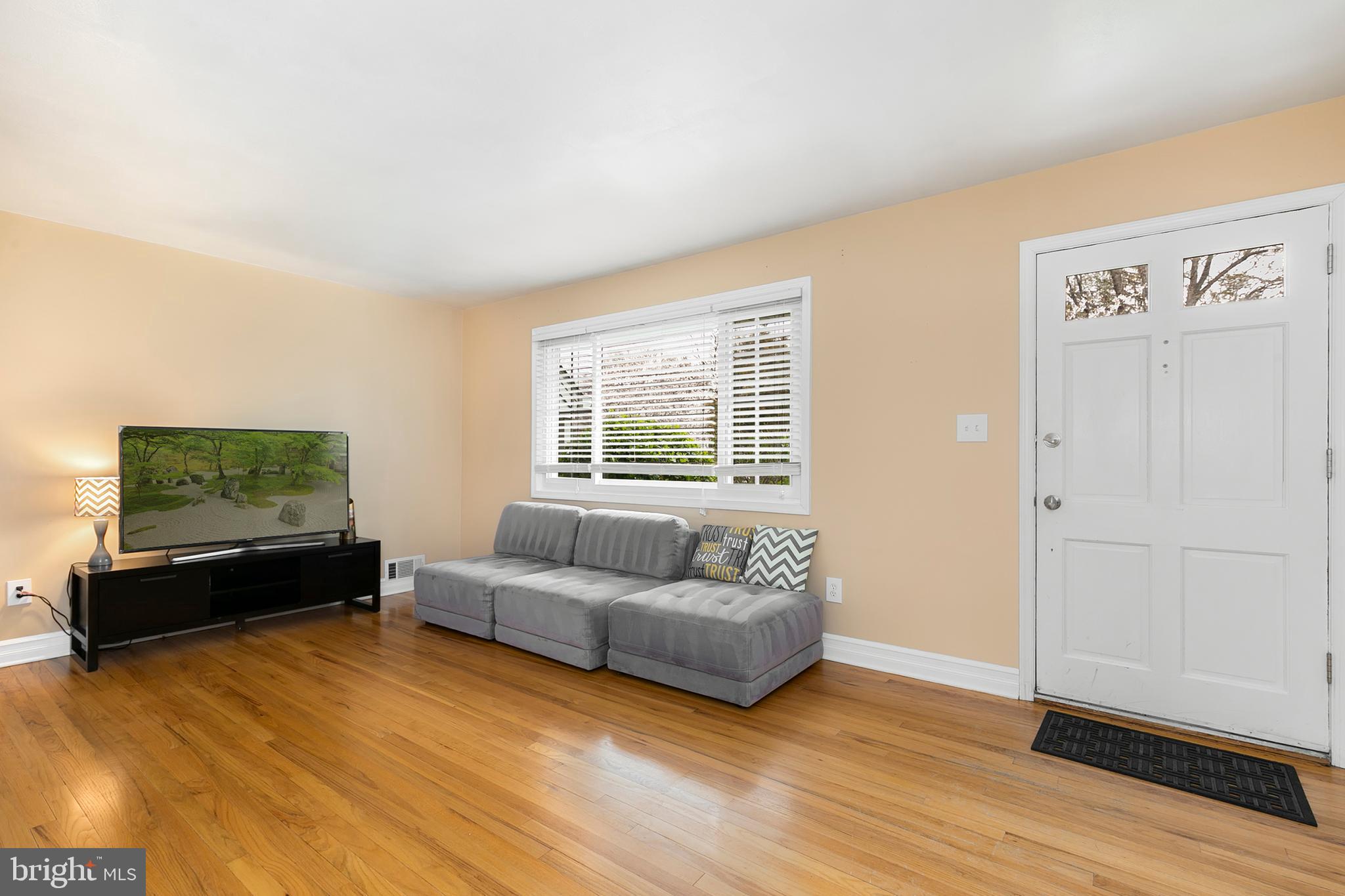 5318 Richenbacher Avenue Alexandria, VA 22304 - Photo 4 of 33 Gallery Image 4