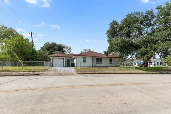 $1,450 | 3734 Daphne Street, Houston, TX 77021