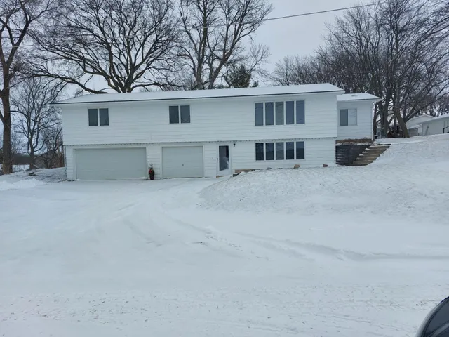 $239,900 | 2418 West Main Street, Albert Lea, MN 56007