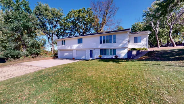 $239,900 | 2418 West Main Street, Albert Lea, MN 56007