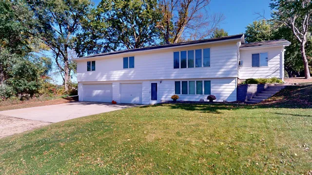$239,900 | 2418 West Main Street, Albert Lea, MN 56007