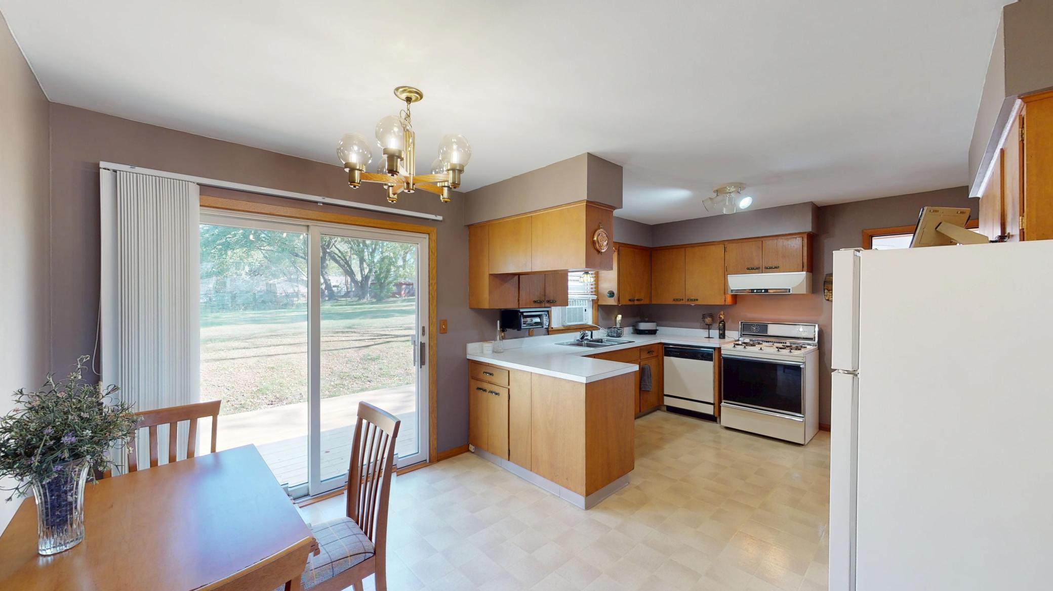 2418 West Main Street Albert Lea, MN 56007 - Photo 4 of 37