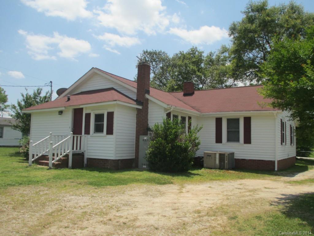 4091 Flat Creek Road Lancaster, SC 29720 - Photo 17 of 19 a view of a yard in front of a house with plants