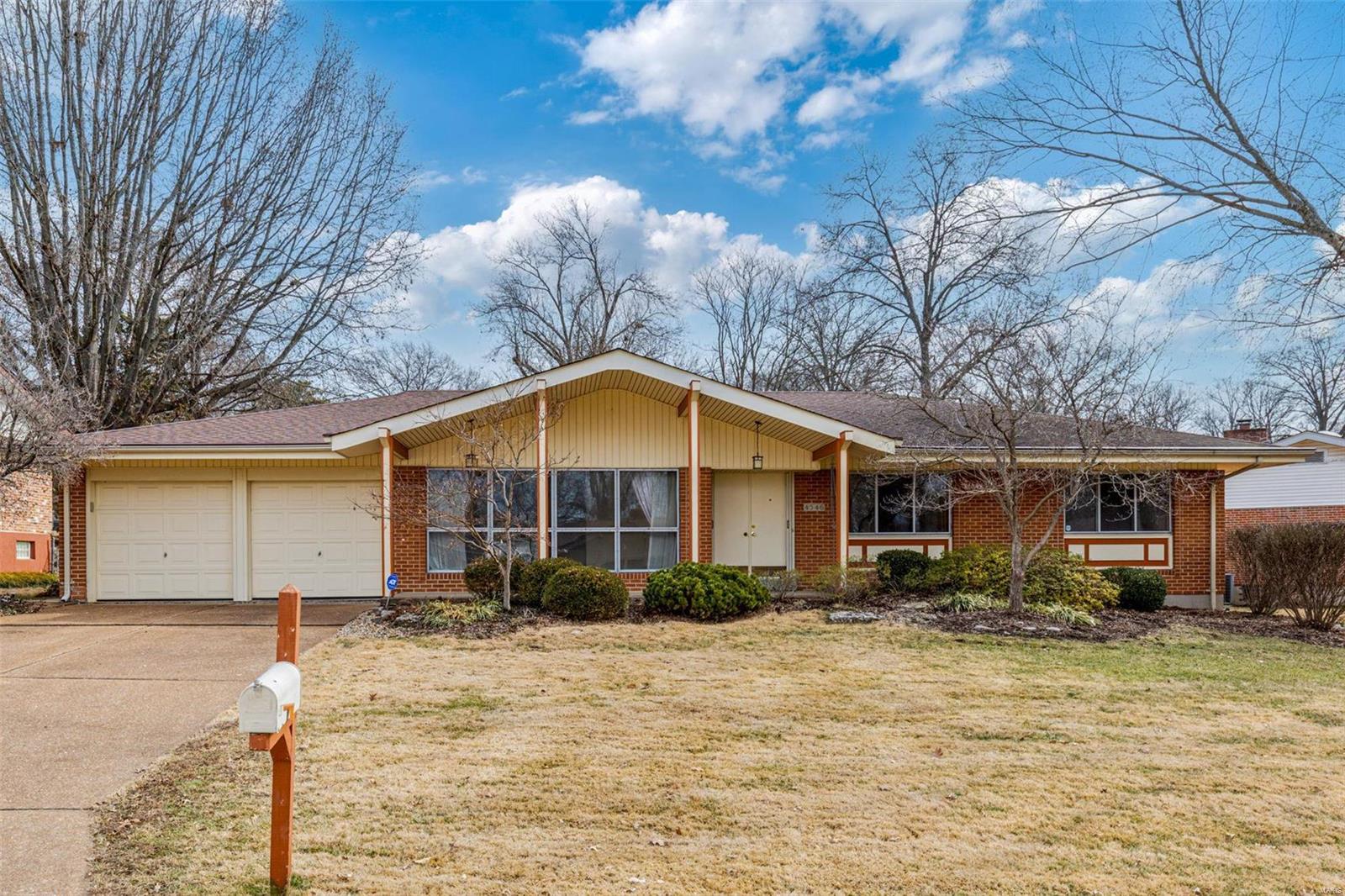 4546 Mellowlight Drive St. Louis, MO 63129 - Photo 1 of 33