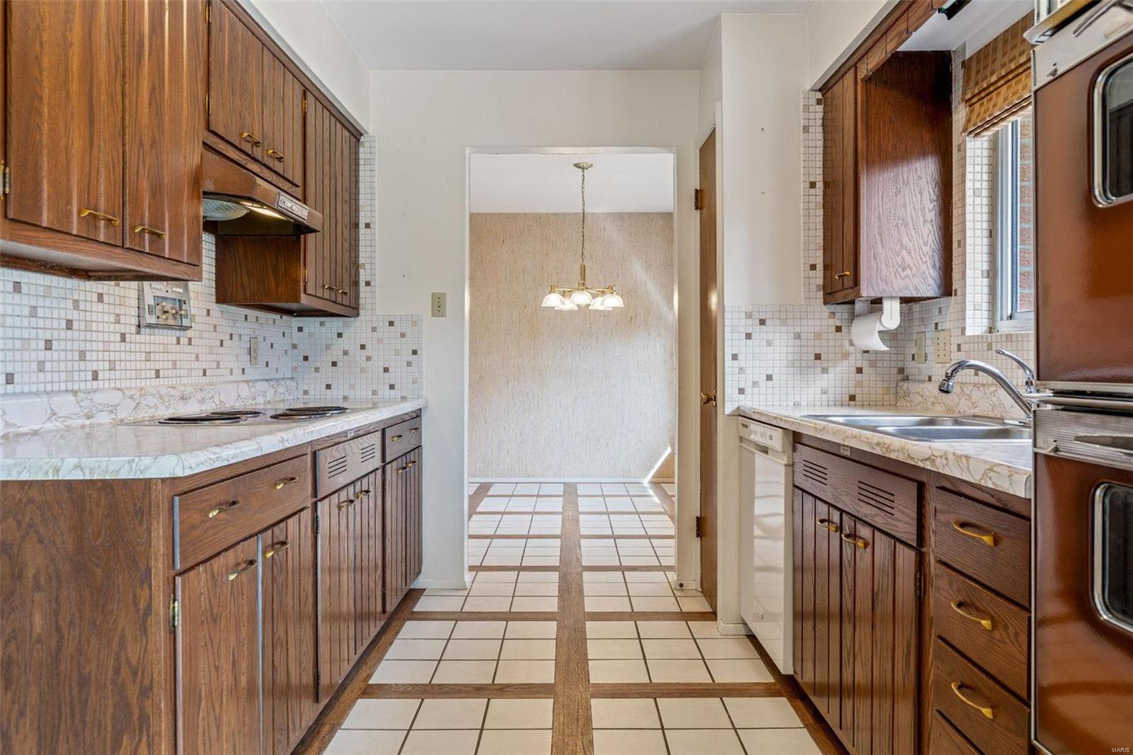 4546 Mellowlight Drive St. Louis, MO 63129 - Photo 11 of 33