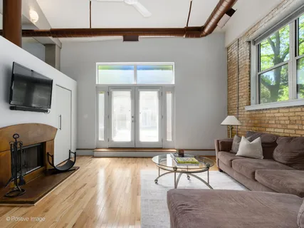 $550,000 | 5823 North Ravenswood Avenue, Unit 106, Chicago, IL 60660