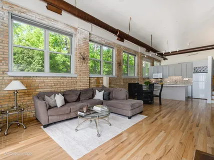$550,000 | 5823 North Ravenswood Avenue, Unit 106, Chicago, IL 60660
