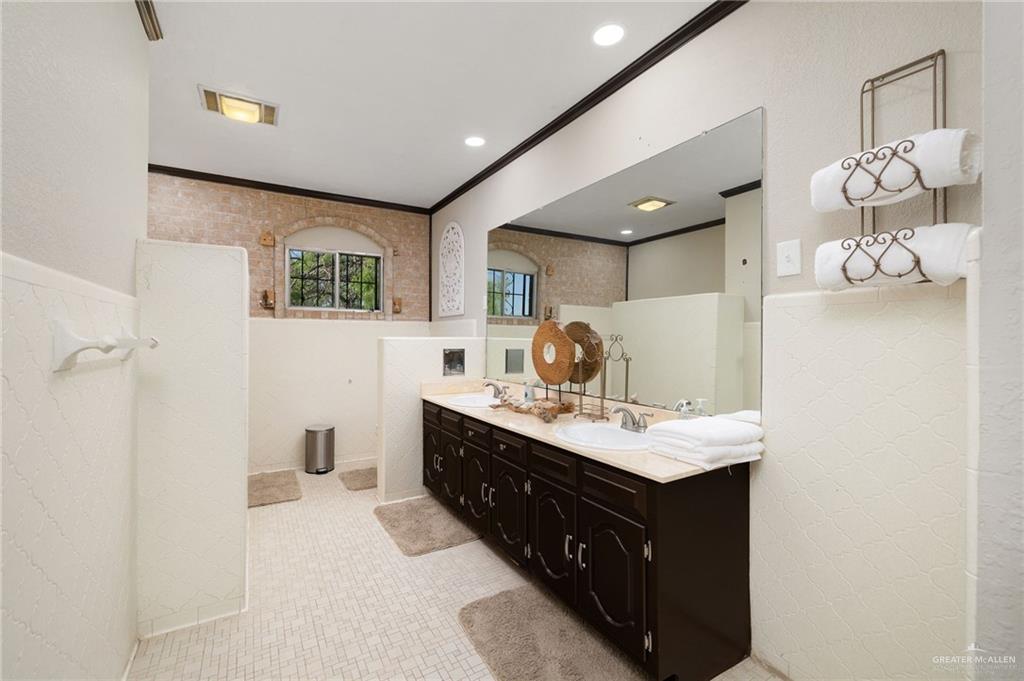 44 San Julian Road Roma, TX 78584 - Photo 14 of 40