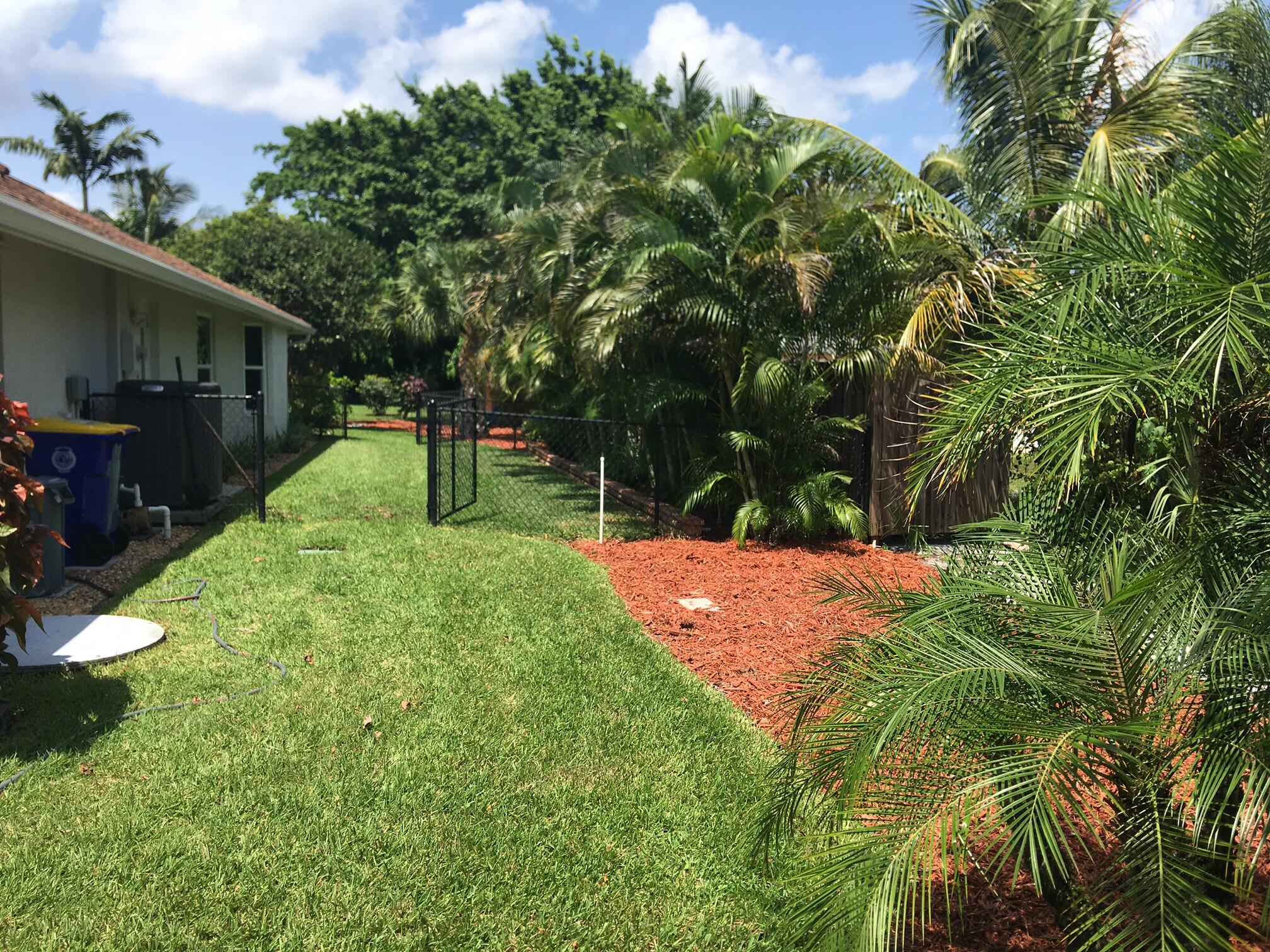 5597 Southeast Major Way Stuart, FL 34997 - Photo 43 of 53 East Side/Kennel