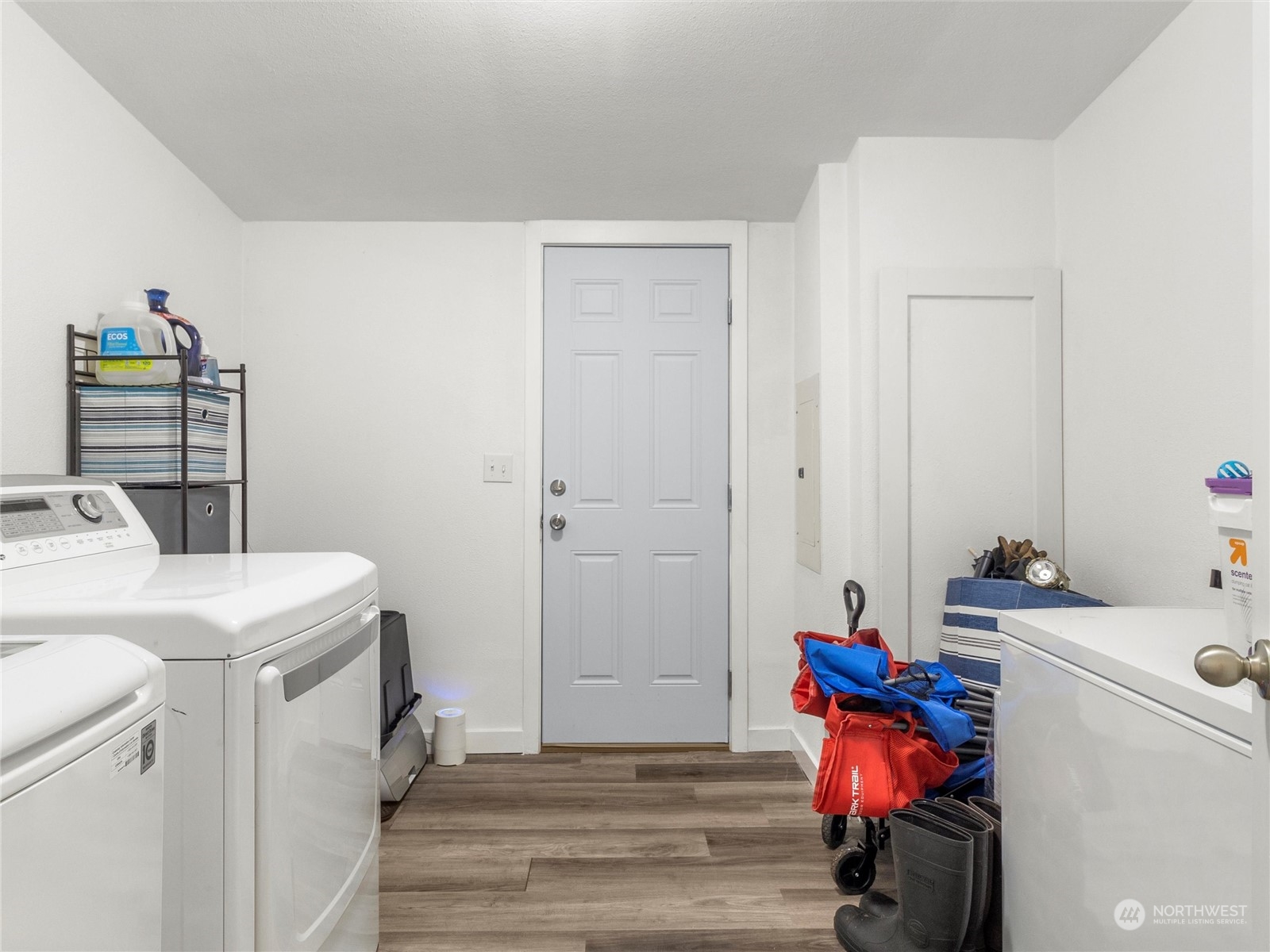 1400 West Deegan Road West Shelton, WA 98584 - Photo 27 of 40 a storage room with washer and dryer