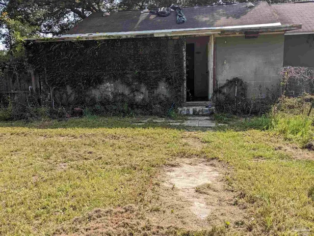 $189,000 | 2430 Dog Track Road, Pensacola, FL 32506