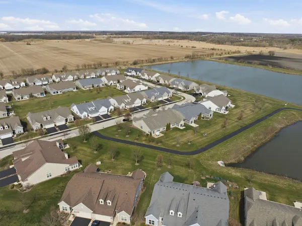 $390,000 | 561 Autumn Circle, Pingree Grove, IL 60140