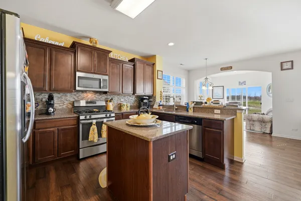 $390,000 | 561 Autumn Circle, Pingree Grove, IL 60140