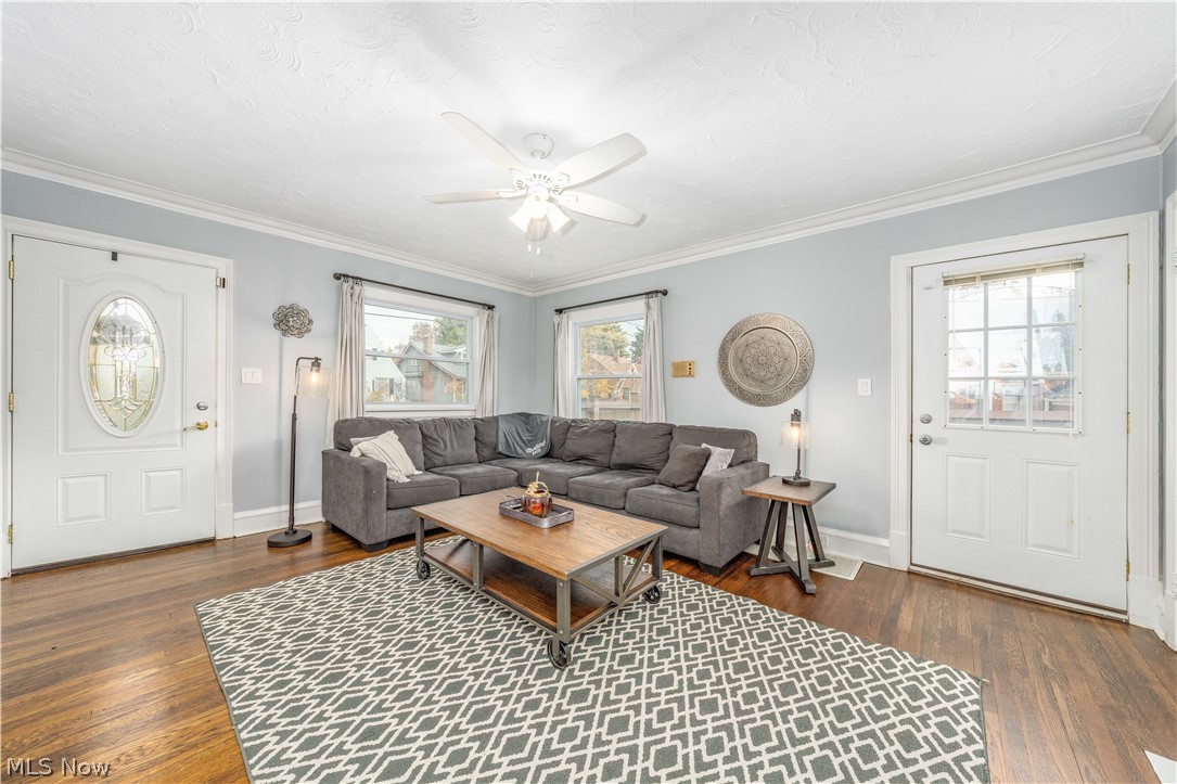 15517 Greenway Road Cleveland, OH 44111 - Photo 6 of 41 Gallery Image 6