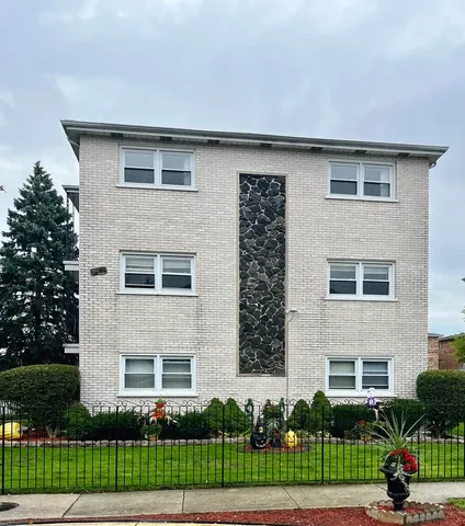 $1,400 | 1601 Downs Drive, Unit 3S, Calumet City, IL 60409