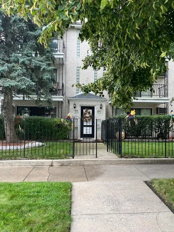 $1,400 | 1601 Downs Drive, Unit 3S, Calumet City, IL 60409