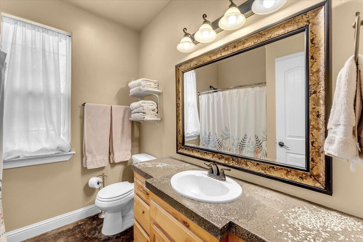 22099 Concept Way Anderson, CA 96007 - Photo 24 of 68 Bathroom