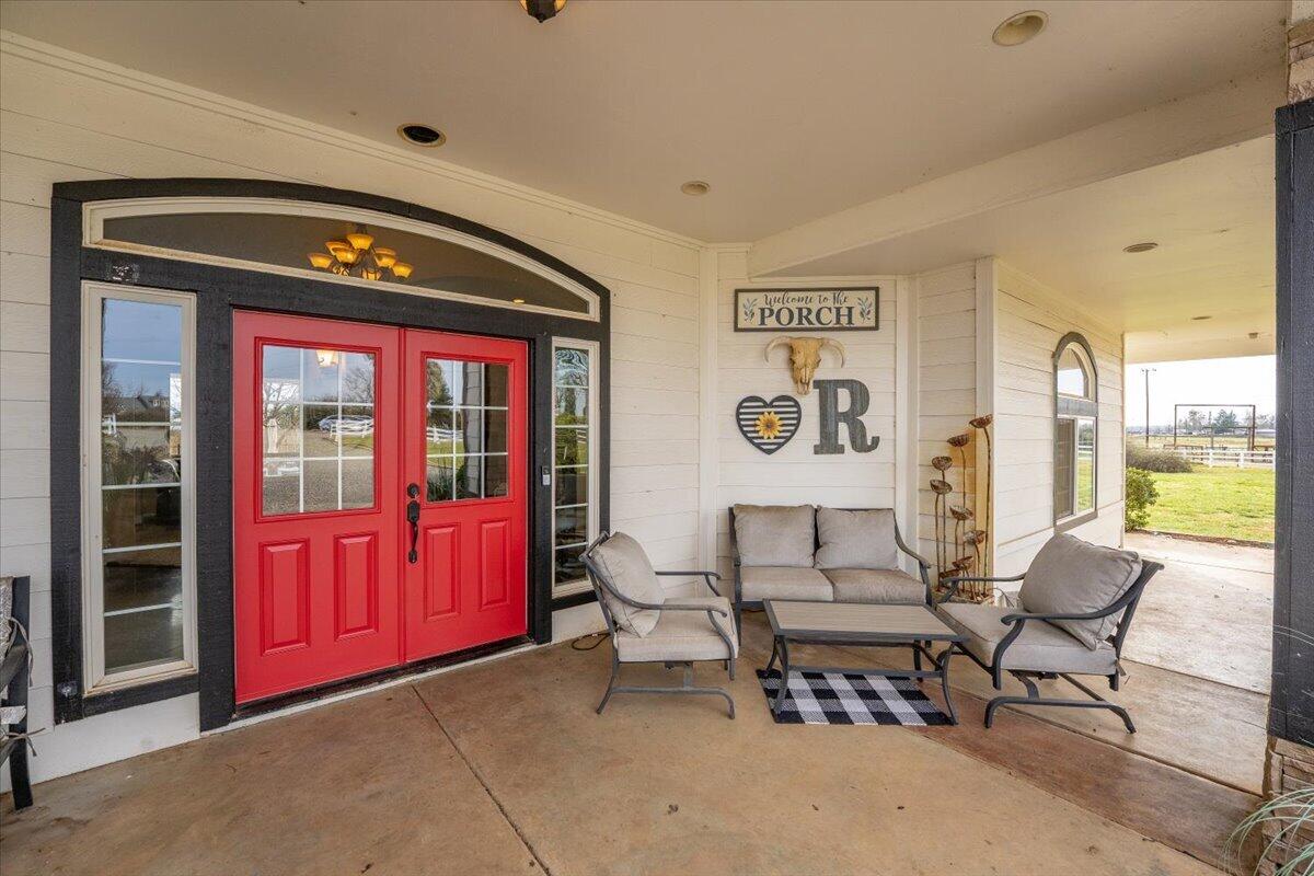22099 Concept Way Anderson, CA 96007 - Photo 3 of 68 Front Porch / Entrance