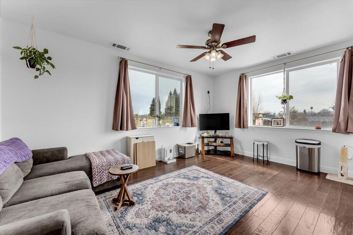 22099 Concept Way Anderson, CA 96007 - Photo 32 of 68 ADU Living Room