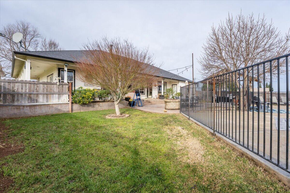 22099 Concept Way Anderson, CA 96007 - Photo 53 of 68 Side Yard