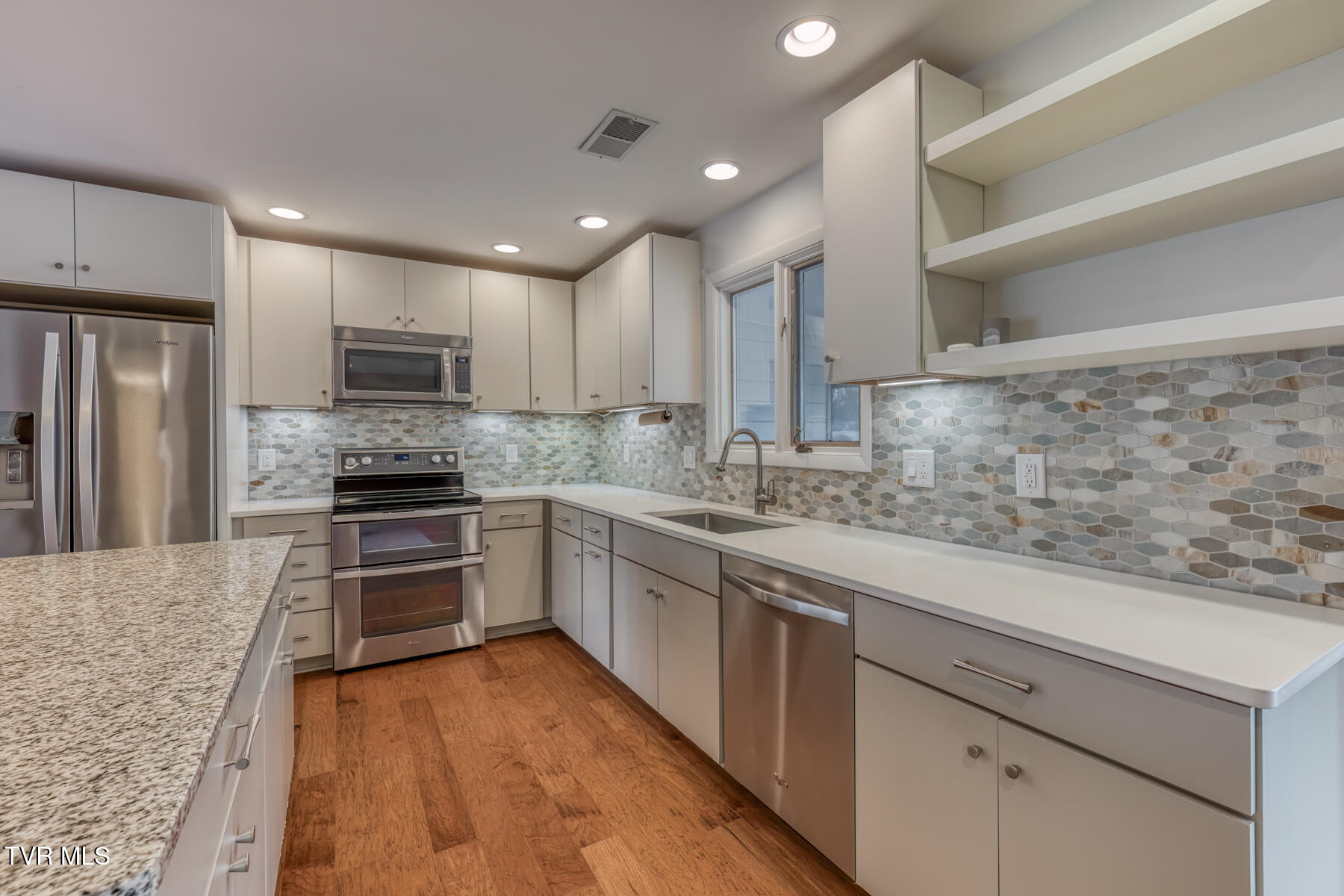 715 Hollyhill Road Johnson City, TN 37604 - Photo 11 of 60 715 Hollyhill Rd-11