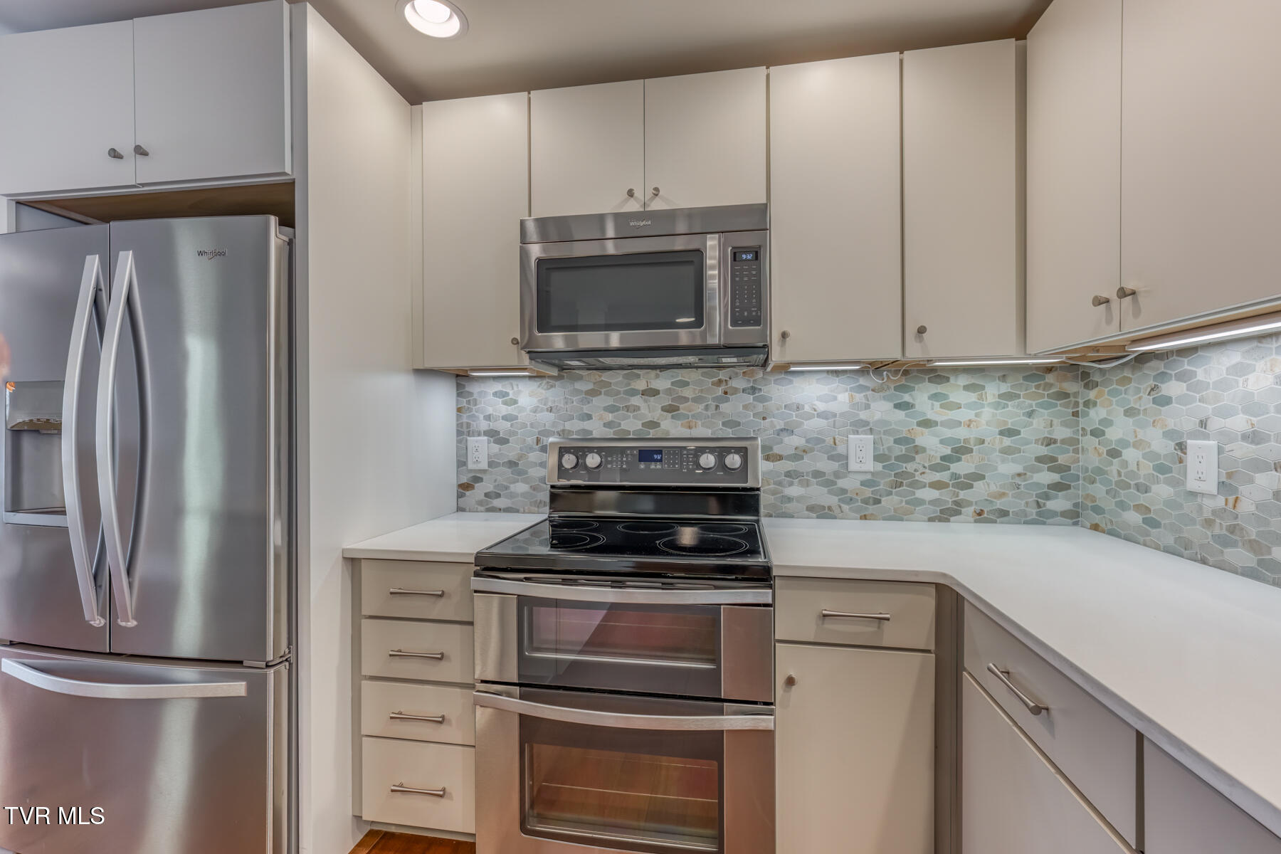 715 Hollyhill Road Johnson City, TN 37604 - Photo 12 of 60 715 Hollyhill Rd-12