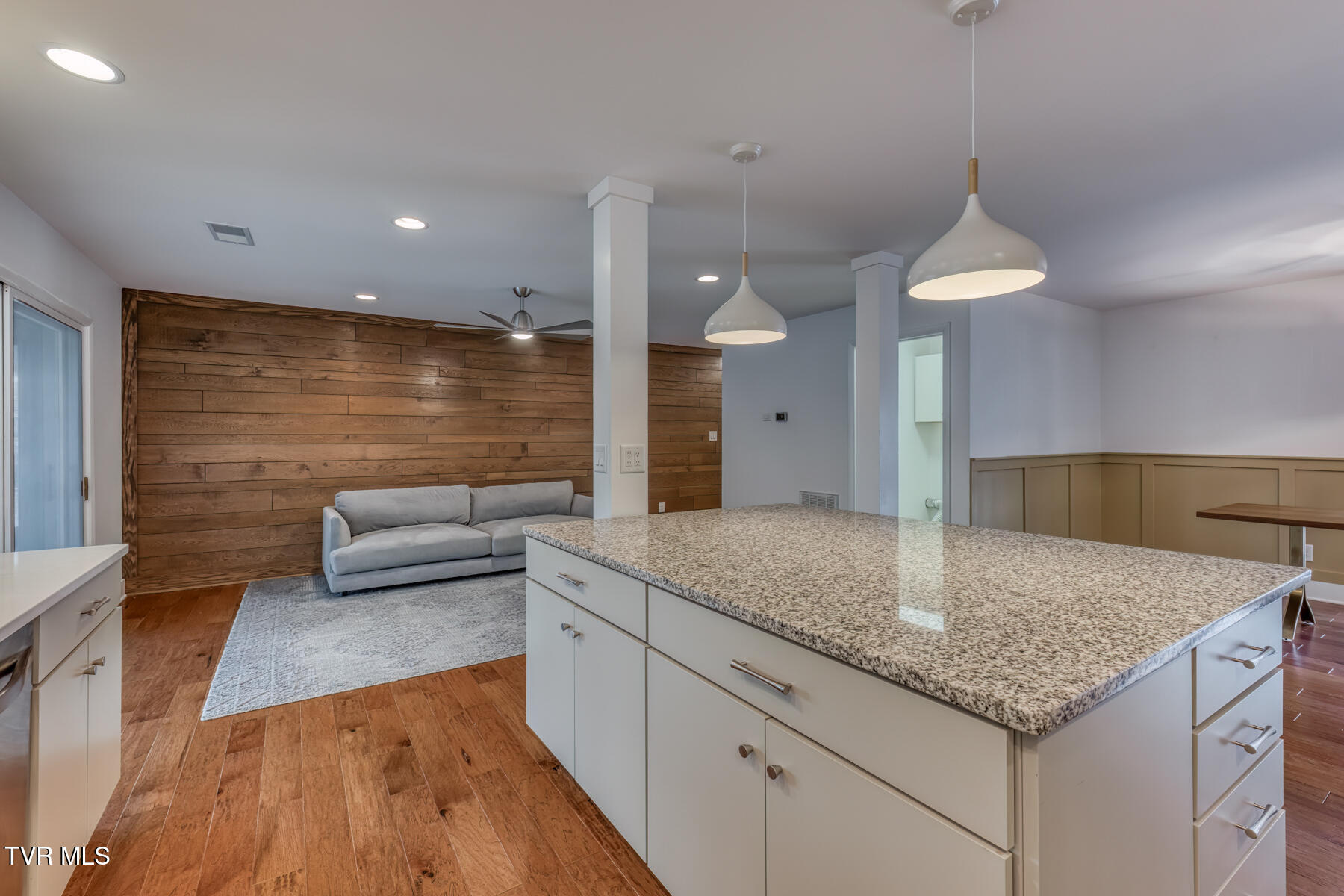 715 Hollyhill Road Johnson City, TN 37604 - Photo 14 of 60 715 Hollyhill Rd-14