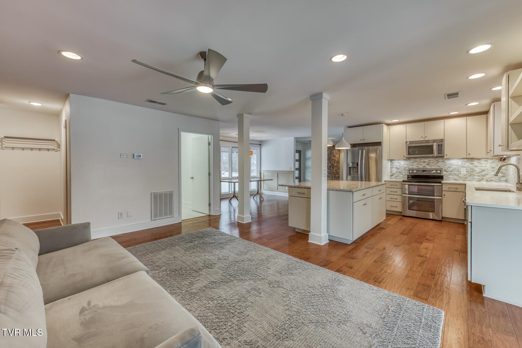 715 Hollyhill Road Johnson City, TN 37604 - Photo 16 of 60 715 Hollyhill Rd-16