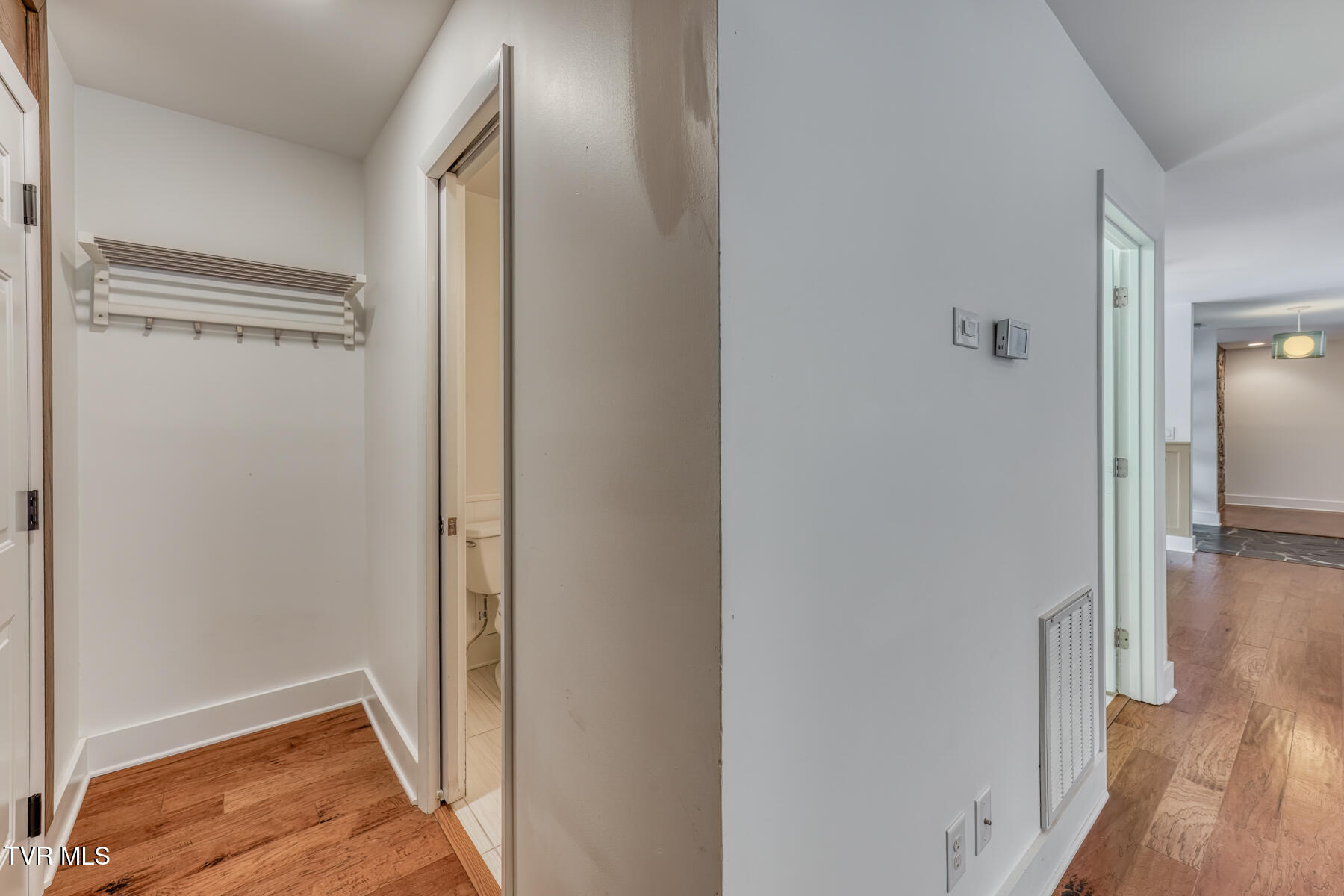 715 Hollyhill Road Johnson City, TN 37604 - Photo 19 of 60 715 Hollyhill Rd-19