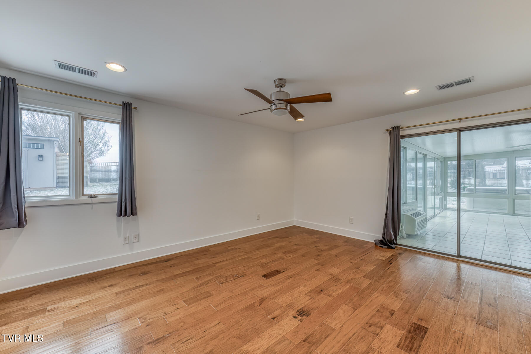 715 Hollyhill Road Johnson City, TN 37604 - Photo 28 of 60 715 Hollyhill Rd-28