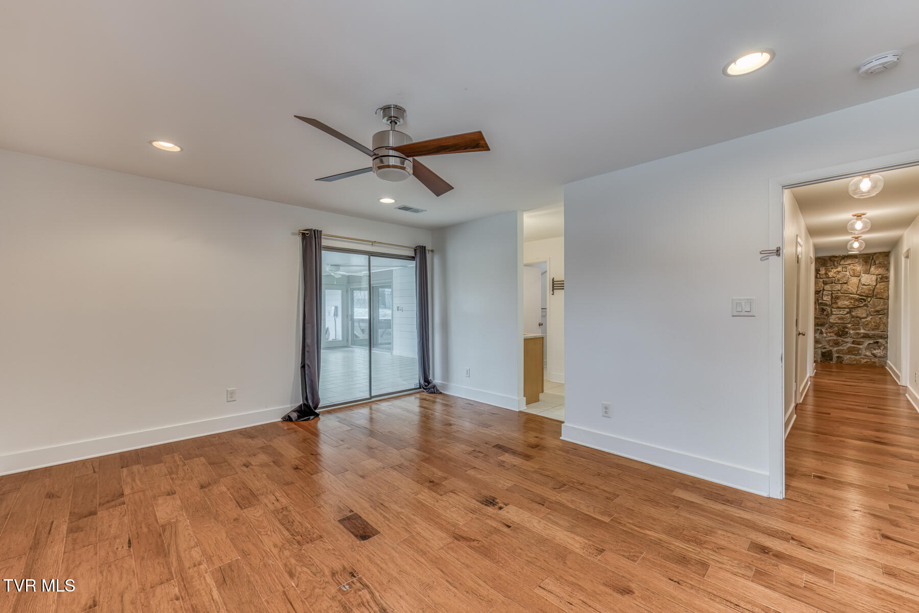 715 Hollyhill Road Johnson City, TN 37604 - Photo 29 of 60 715 Hollyhill Rd-29