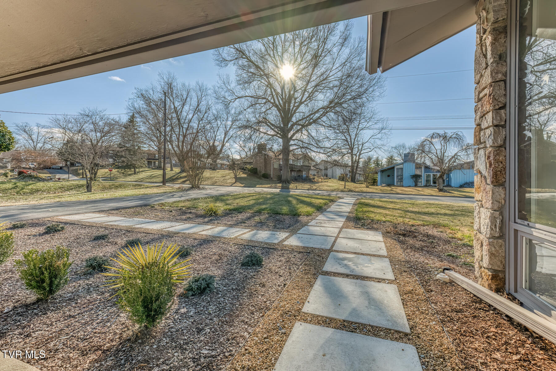 715 Hollyhill Road Johnson City, TN 37604 - Photo 3 of 60 715 Hollyhill Rd-3