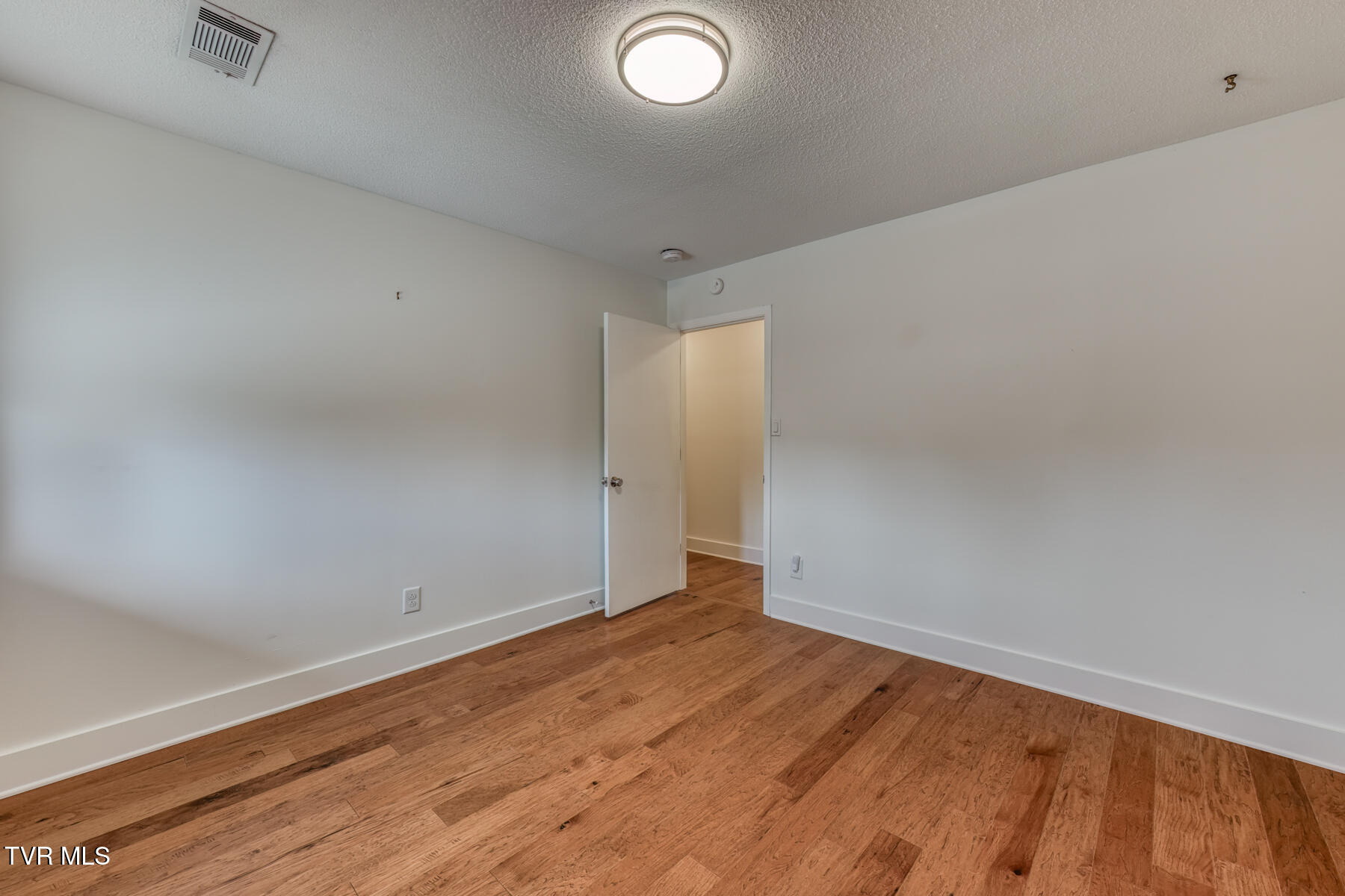 715 Hollyhill Road Johnson City, TN 37604 - Photo 36 of 60 715 Hollyhill Rd-36